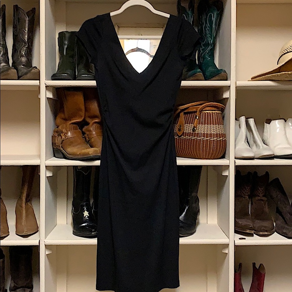 🔥The sexiest LBD: v-neck & v-back, ruched sides🔥